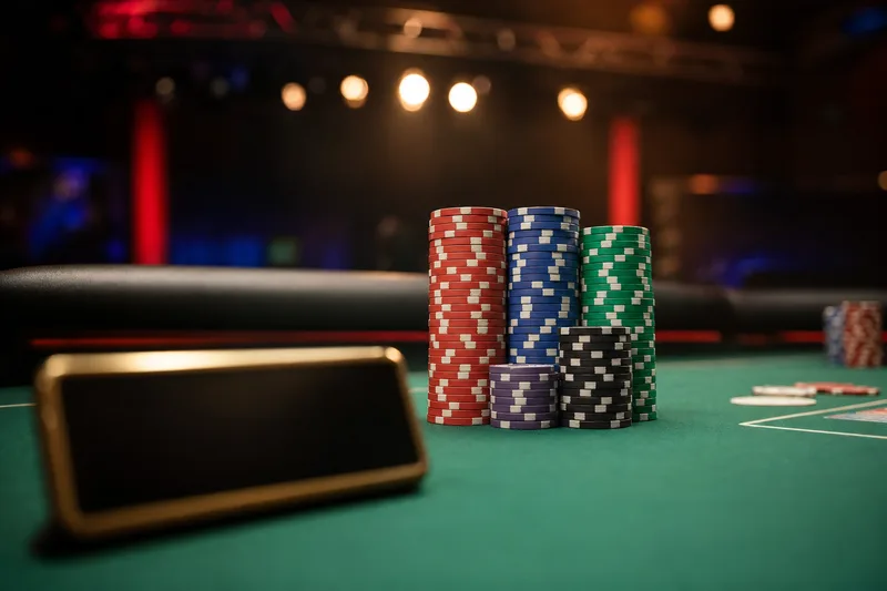 WSOP Main Event Day 2ABC: Fernandez leads, Mizrachi doubles